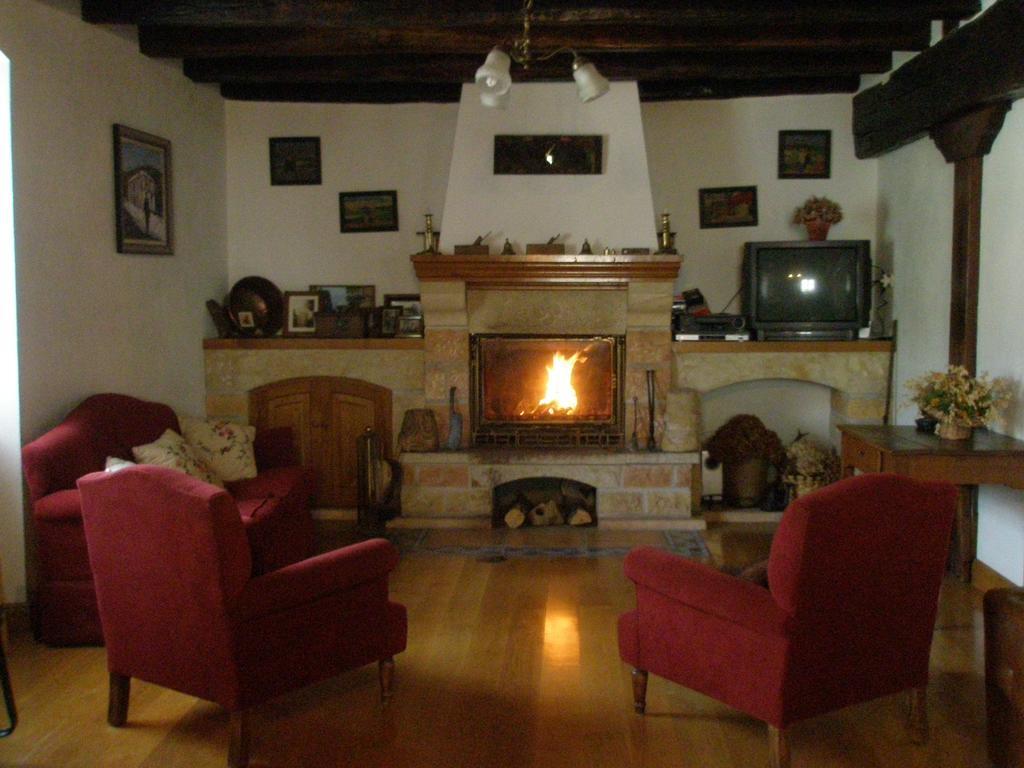 Casa Rural Parriola Villanueva de Arce ภายนอก รูปภาพ
